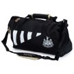 Hivatalos Newcastle United FC Sporttáska / Utazótáska – Fekete-Fehér Csíkos Dizájn