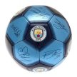 Manchester City "Signature" labda - normál (5-ös méretű) City címeres focilabda a csapat tagjainak aláírásával